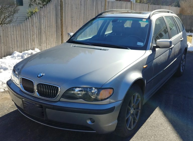 Windshield Replacement on a 2004 BMW 325 wagon
