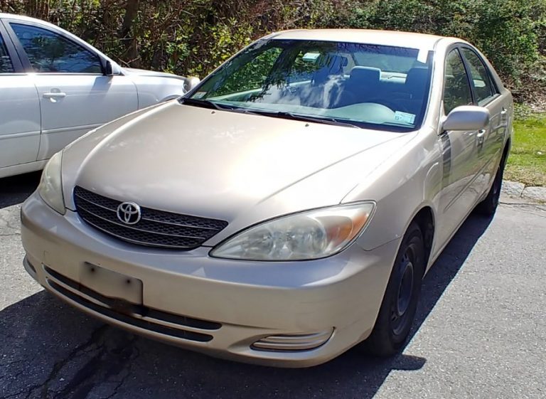 Windshield Replacement on a 2004 Camry