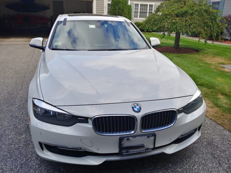 Windshield Replacement on a 2014 BMW 328