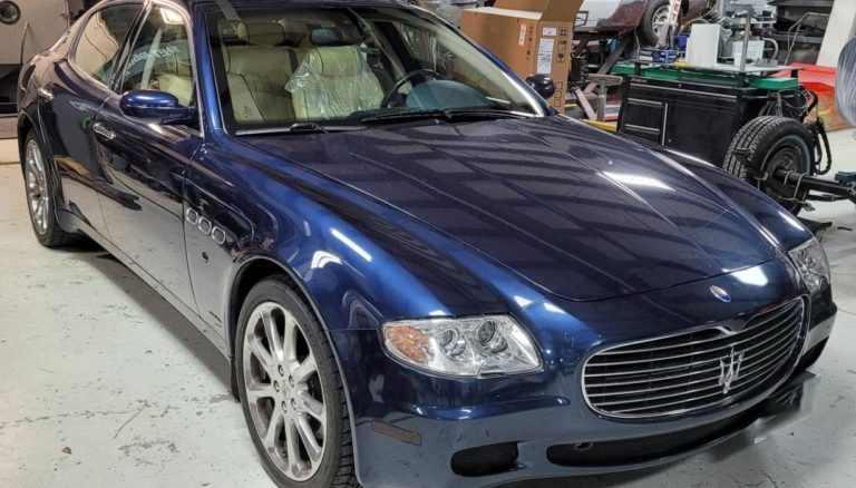 Windshield Replacement on a 2005 Maserati Quattroporte