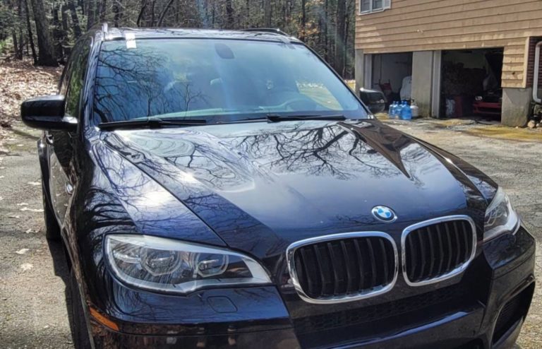Windshield Replacement on a 2013 BMW X5 M