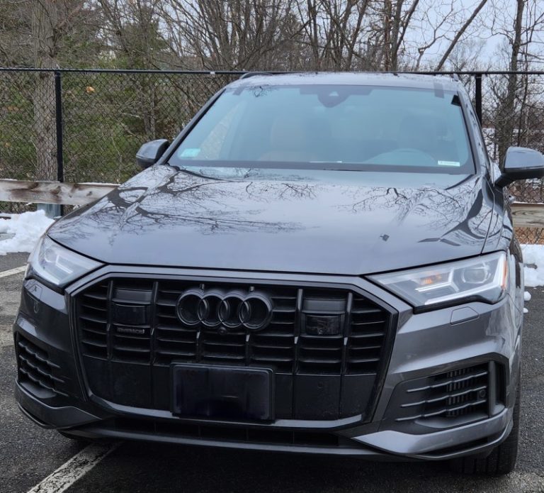 Windshield Replacement on a 2022 Audi Q7