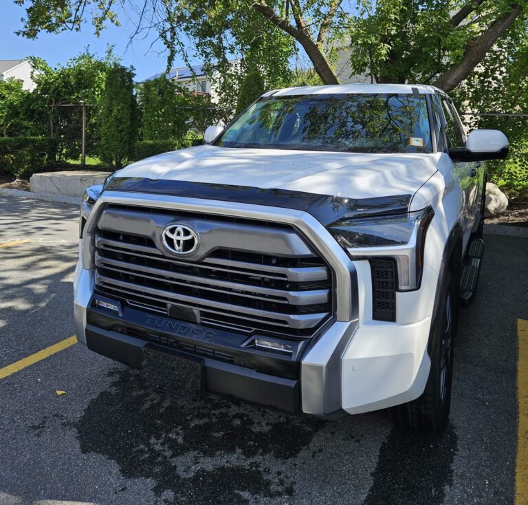 Windshield replacement on a 2023 Toyota Tundra
